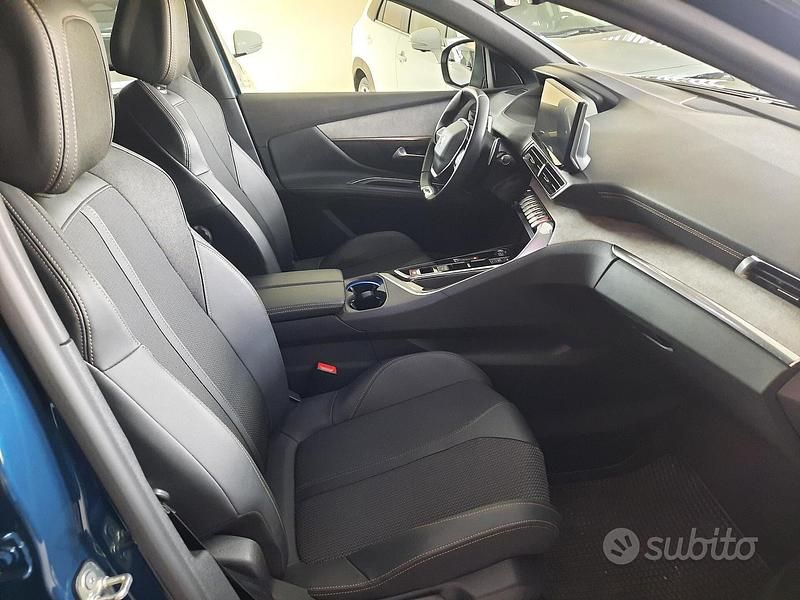 Usata Peugeot 5008 GT 130 CV (95 kW) 2023 Blu SUV