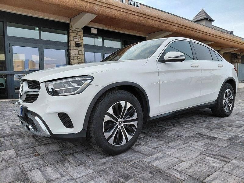 Usata Mercedes GLC220 194 CV (142 kW) 2020 Bianco Coupé