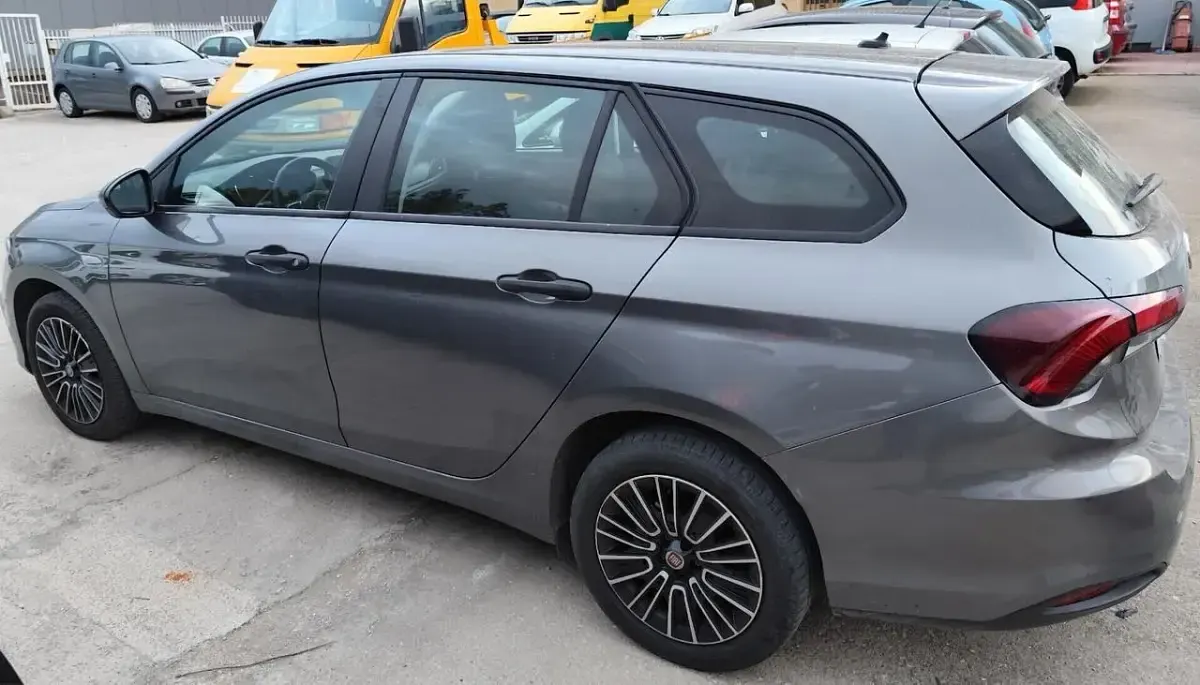 Usata Fiat Tipo Sport 131 CV (96 kW) 2021 Grigio Station wagon