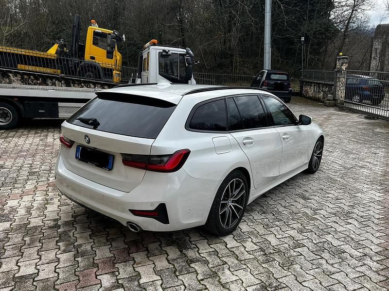 Usata BMW 320 Sport Line 190 CV (139 kW) 2020 Bianco Station wagon