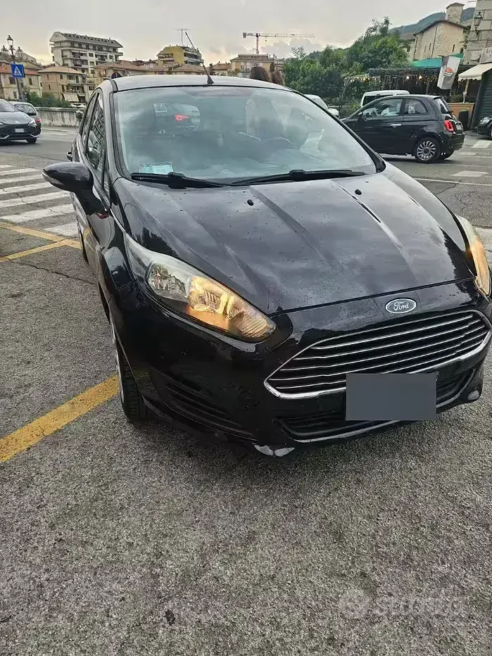 Usata Ford Fiesta 75 CV (55 kW) 2014 Nero Utilitaria