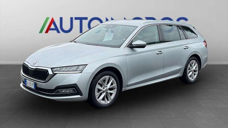 Argento Usata 2023 Skoda Octavia Style Station wagon | 21.100 € (Ottimo prezzo) - Immagine 1/4
