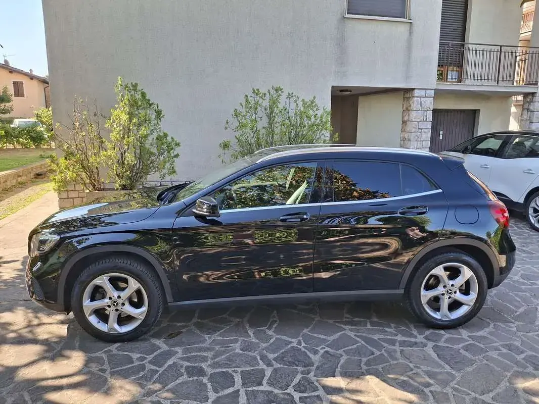 Usata Mercedes GLA180 Business 109 CV (80 kW) 2018 SUV