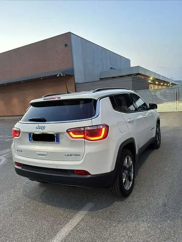 Usata Jeep Compass Limited 140 CV (102 kW) 2020 Bianco SUV