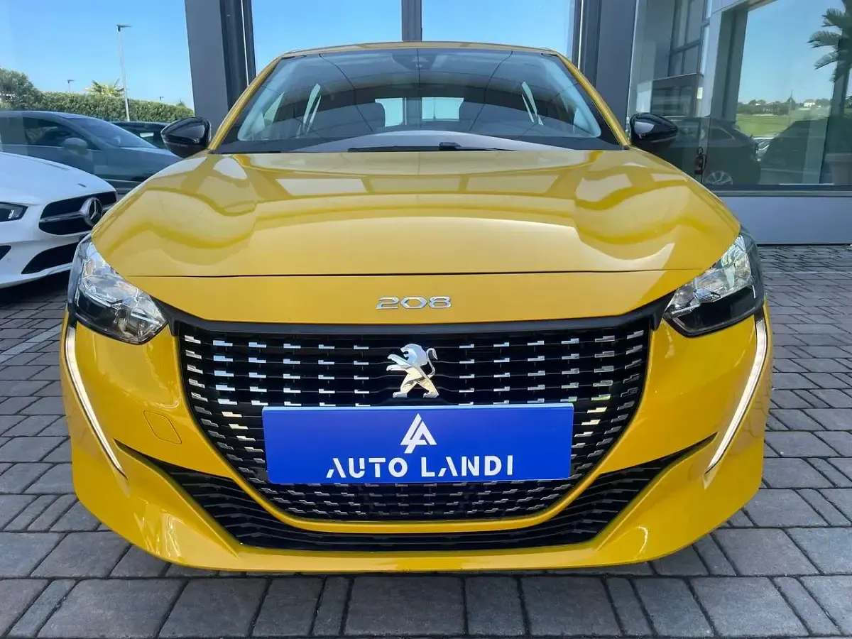 Usata Peugeot 208 Active 75 CV (55 kW) 2022 Arancione Utilitaria