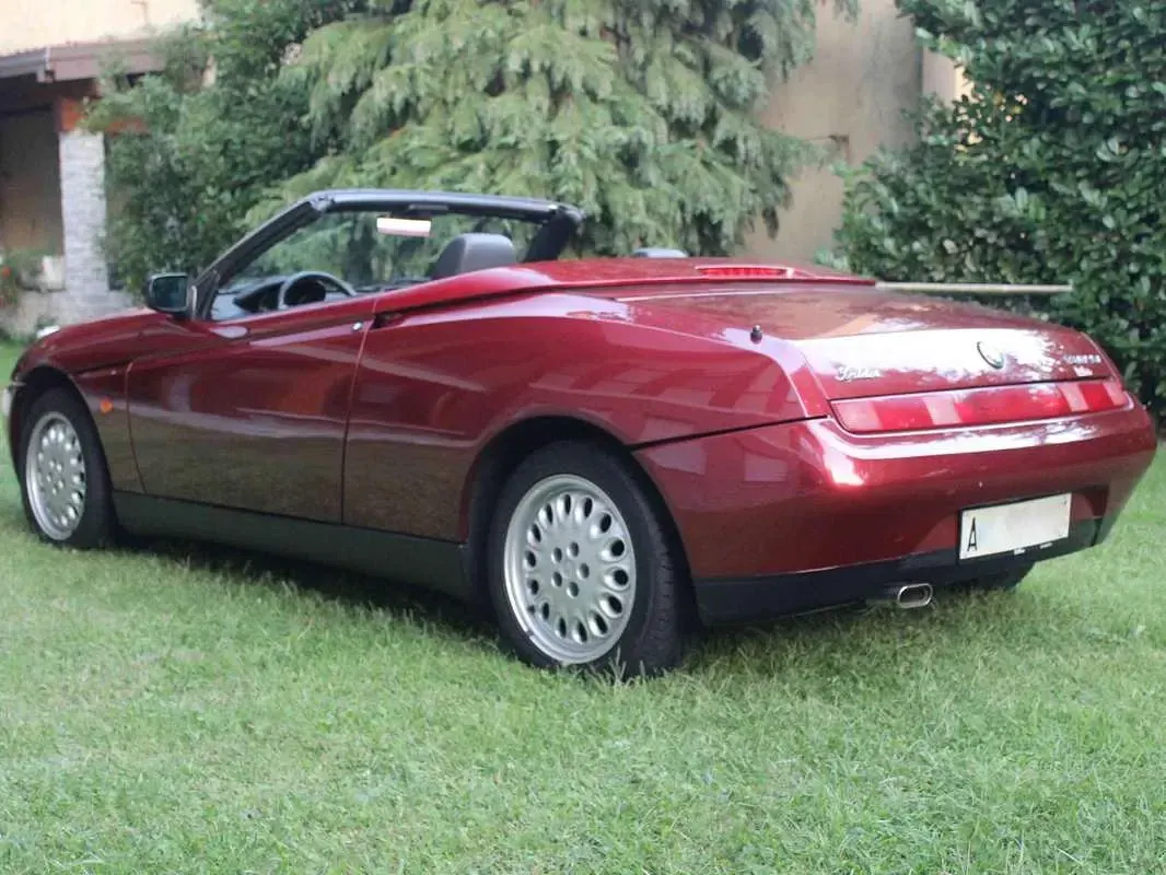 Usata Alfa Romeo Spider 150 CV (110 kW) 1996 Rosso Cabrio