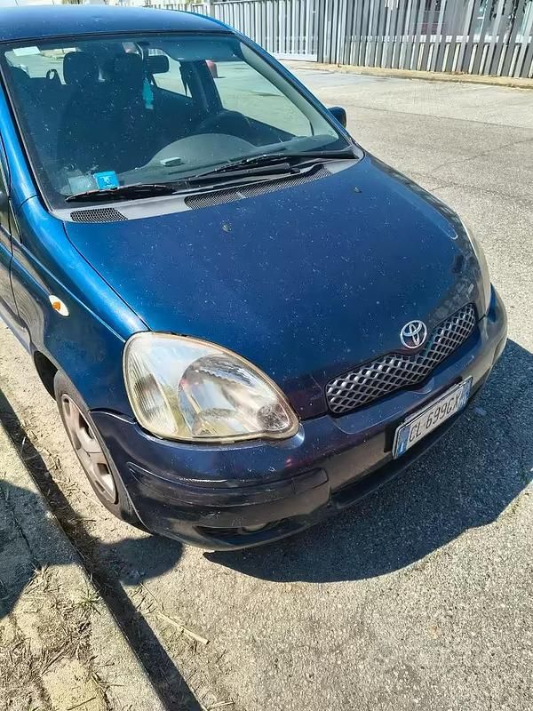 Usata Toyota Yaris Sol 87 CV (63 kW) 2003 Blu Berlina