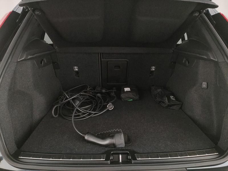 Usata Volvo XC40 Inscription 180 CV (132 kW) 2021 Blu SUV