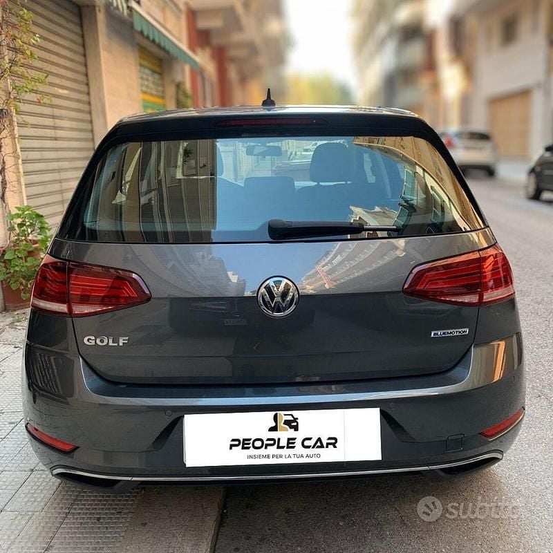Occasion VW Golf VIII Trendline 130 ch (95 kW) 2020 Gris Citadine