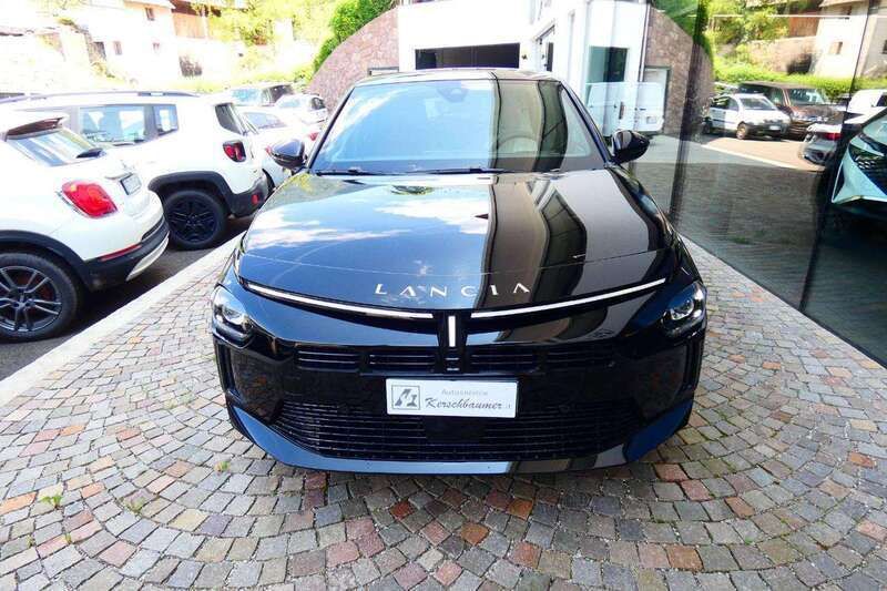 Nuova Lancia Ypsilon 110 CV (80 kW) 2025 Nero Utilitaria