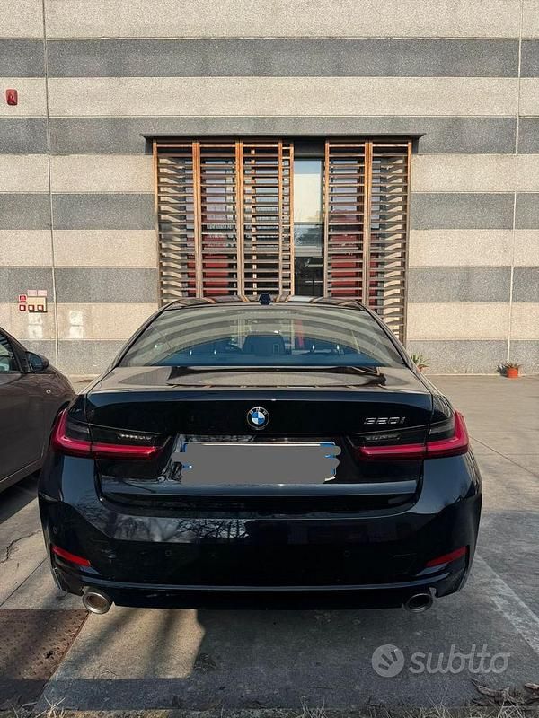 Usata BMW 320 184 CV (135 kW) 2022 Nero Berlina