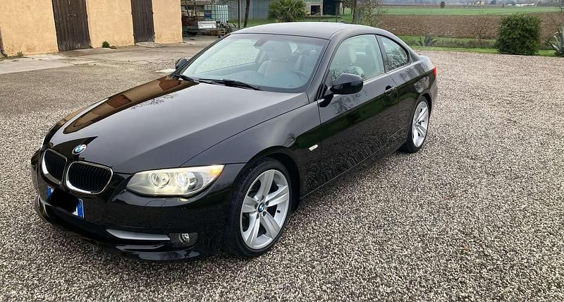 Usata BMW 320 184 CV (135 kW) 2012 Nero Coupé