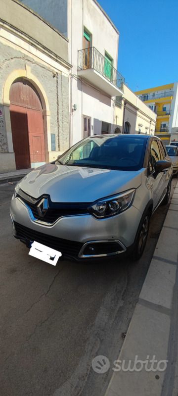 Usata Renault Captur Iconic 110 CV (80 kW) 2016 Grigio SUV