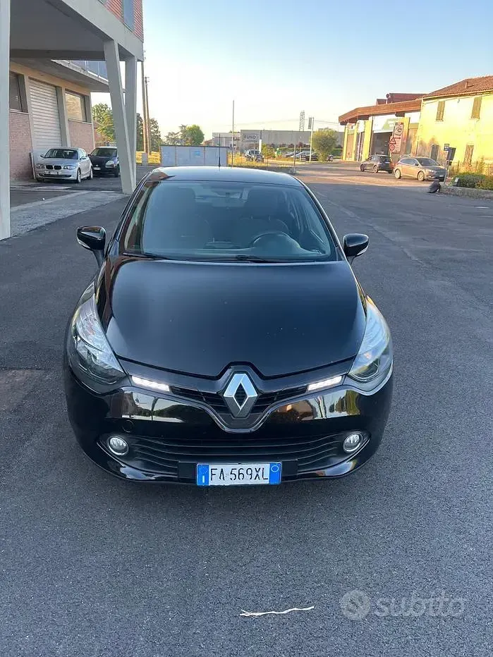 Usata Renault Clio IV Life 75 CV (55 kW) 2015 Nero Berlina