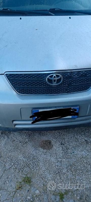 Usata Toyota Corolla 97 CV (71 kW) 2002 Grigio Berlina