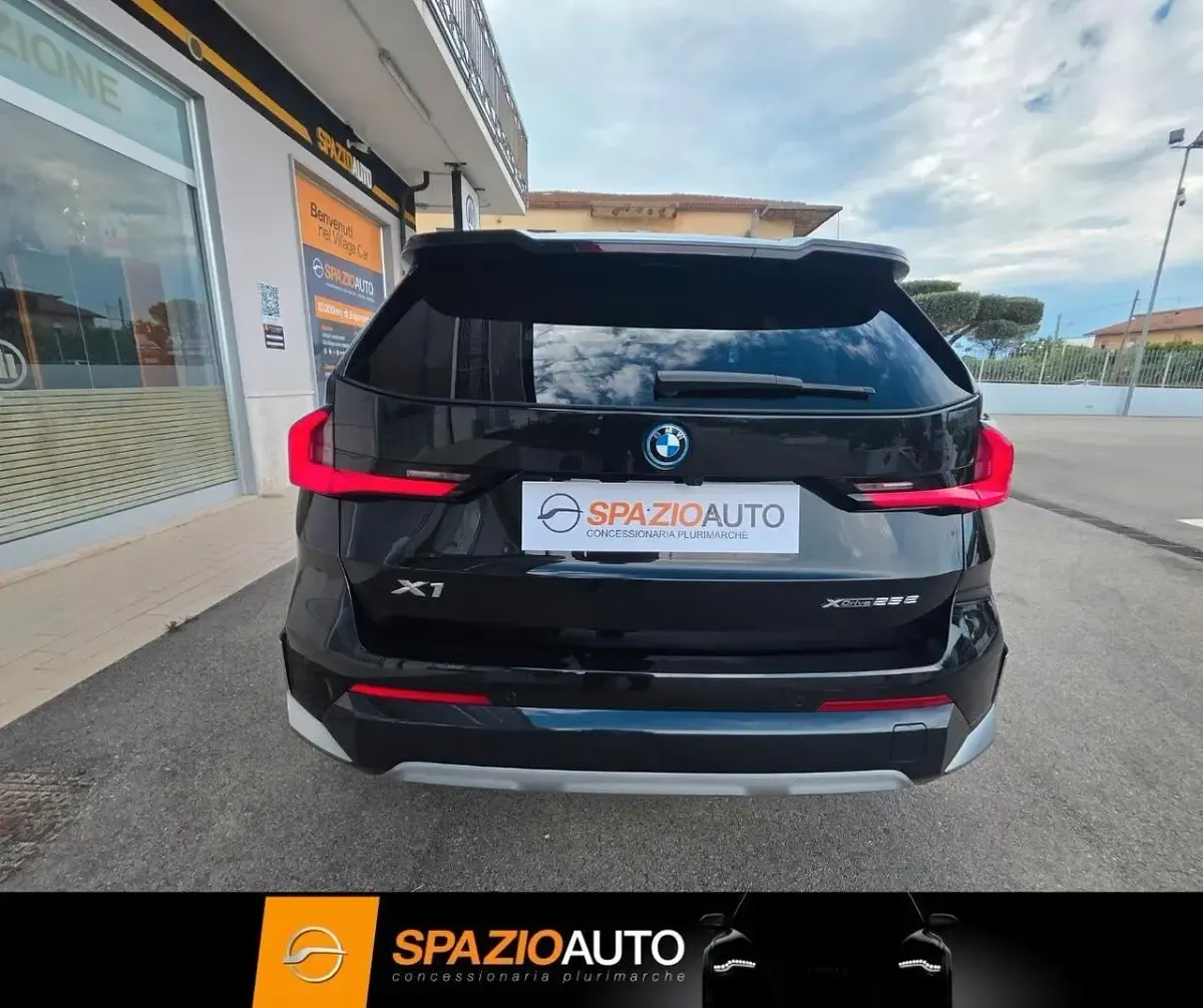 Usata BMW X1 Luxury Line 135 CV (99 kW) 2023 Nero SUV