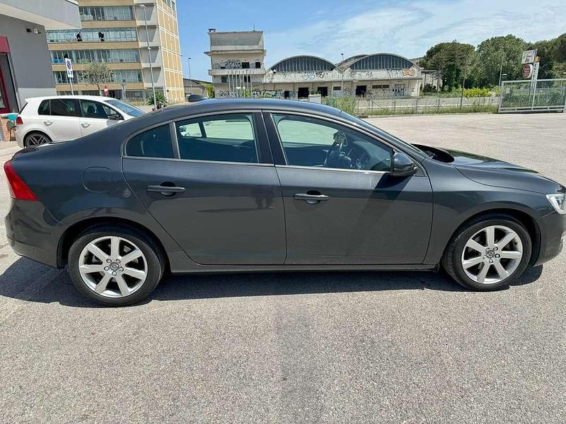 Usata Volvo S60 Business Edition 150 CV (110 kW) 2016 Grigio Berlina