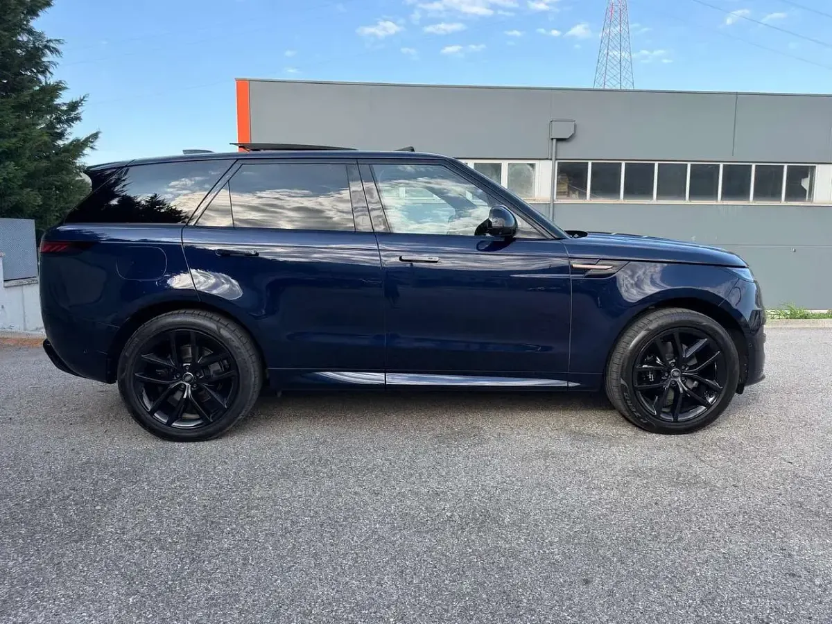 Usata Land Rover Range Rover Sport Dynamic 249 CV (183 kW) 2023 Blu/azzurro SUV