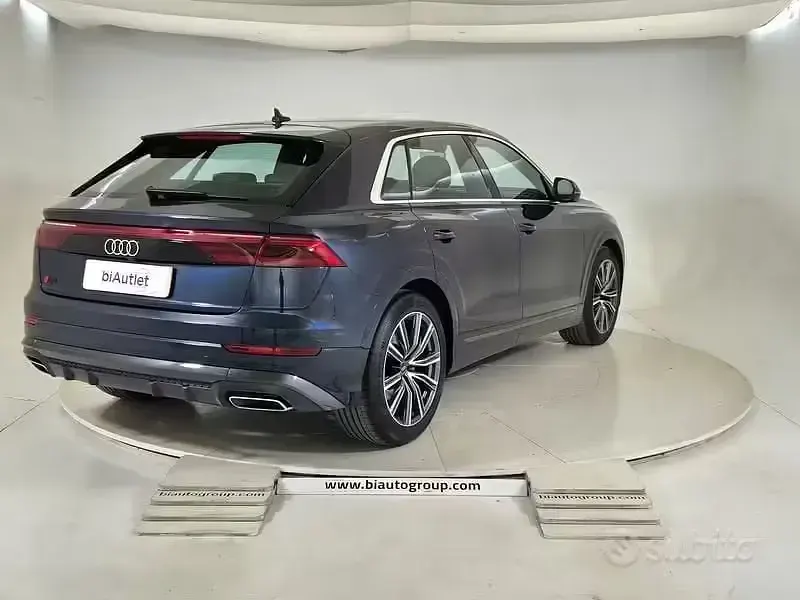Usata Audi Q8 S-Line 231 CV (169 kW) 2024 Blu SUV