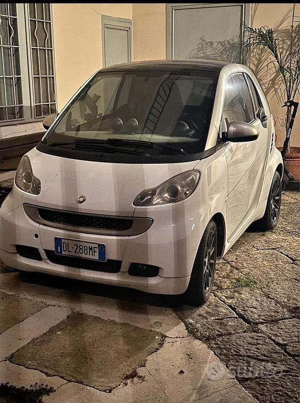 Usata 2007 Smart ForTwo Coupé Utilitaria | 5000 € (Buon prezzo) - Immagine 1/4