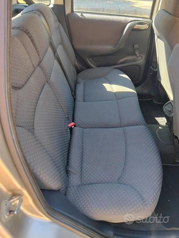 Usata Fiat Stilo Dynamic 103 CV (75 kW) 2002 Grigio Berlina