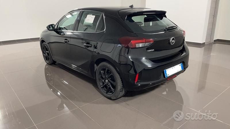 Usata Opel Corsa Elegance 100 CV (73 kW) 2021 Nero Berlina