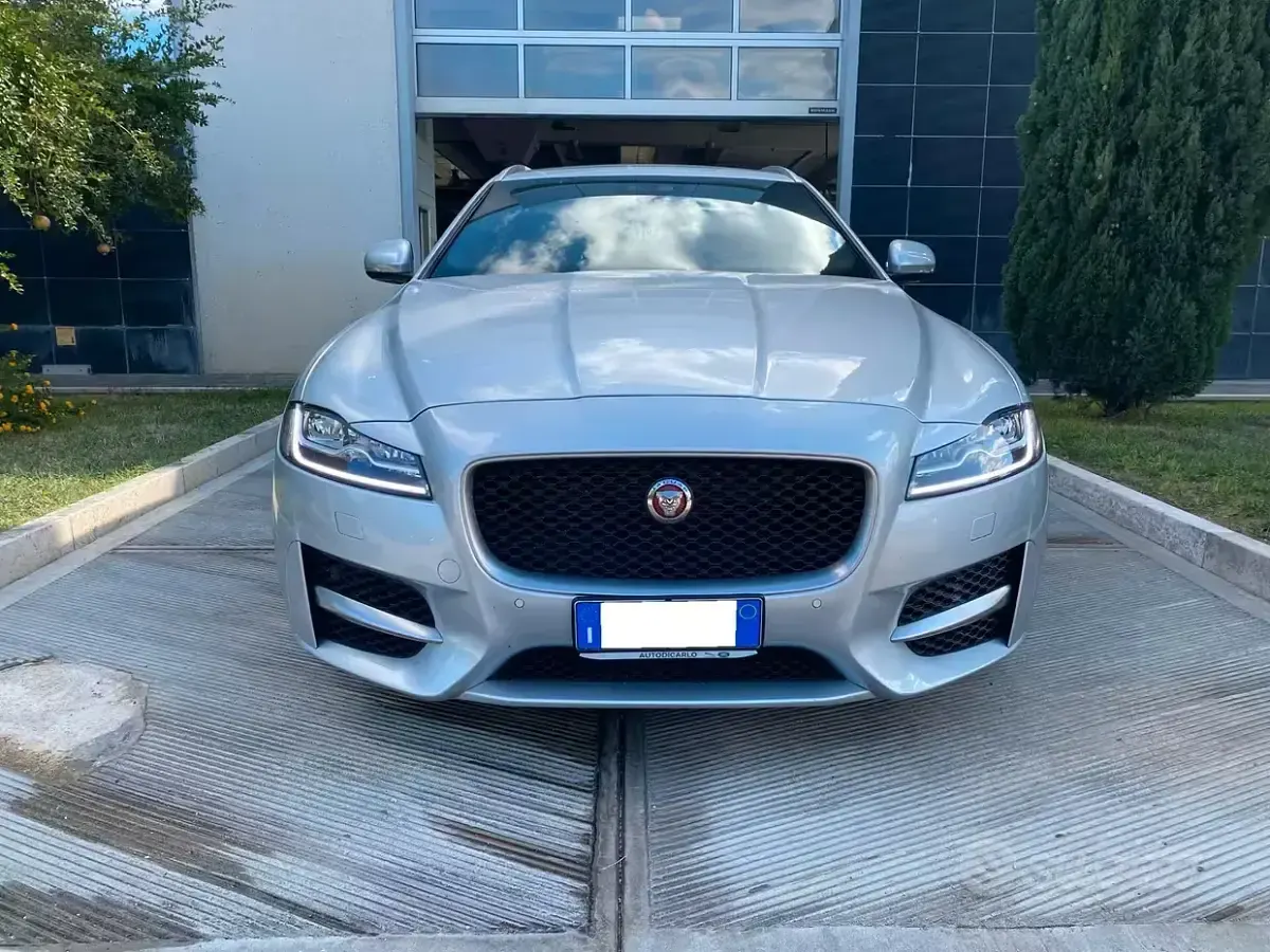 Usata Jaguar XF Sportbrake R-Sport 179 CV (131 kW) 2018 Grigio Station wagon