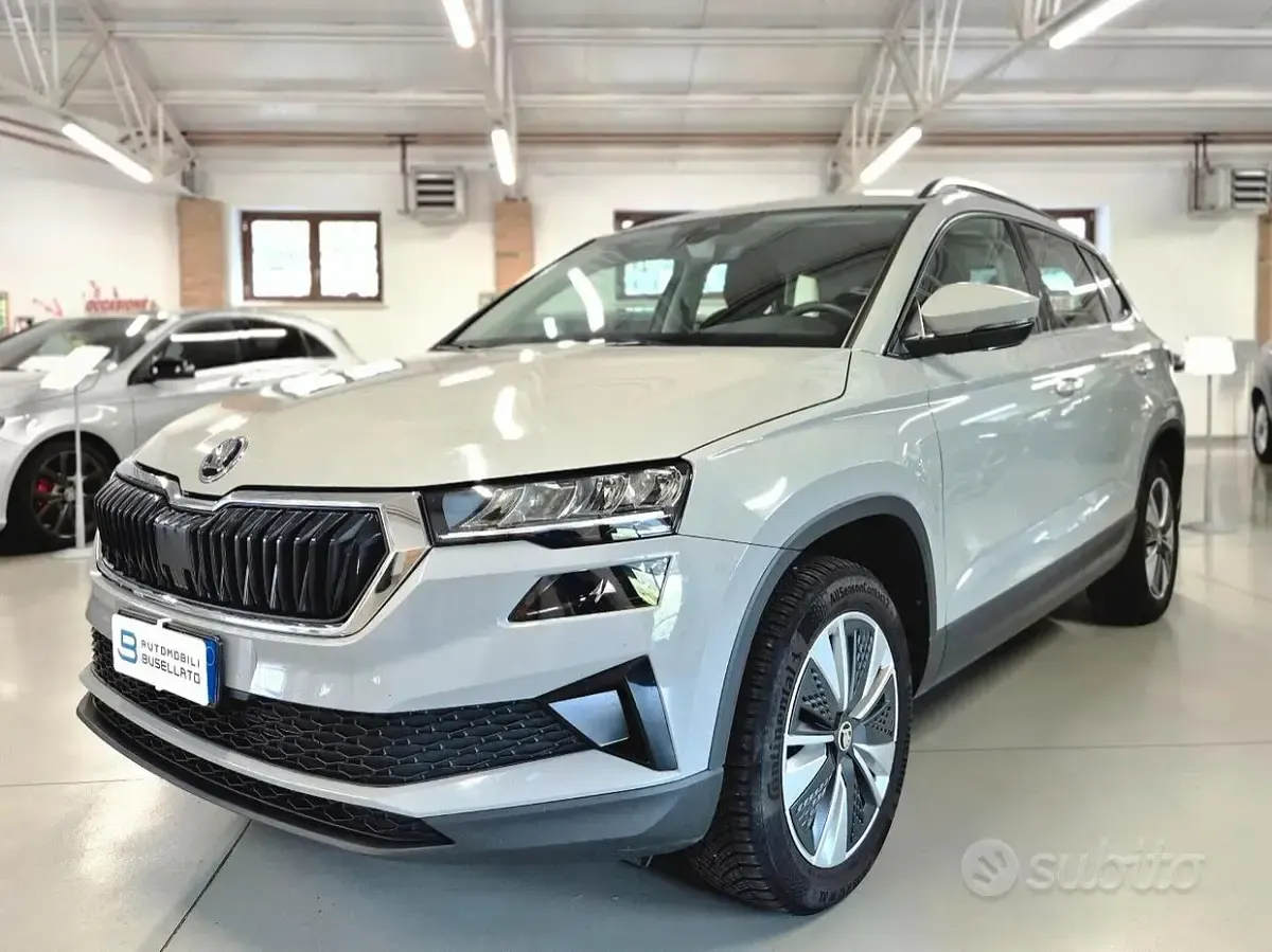 Usata Skoda Karoq Executive 116 CV (85 kW) 2023 Grigio SUV