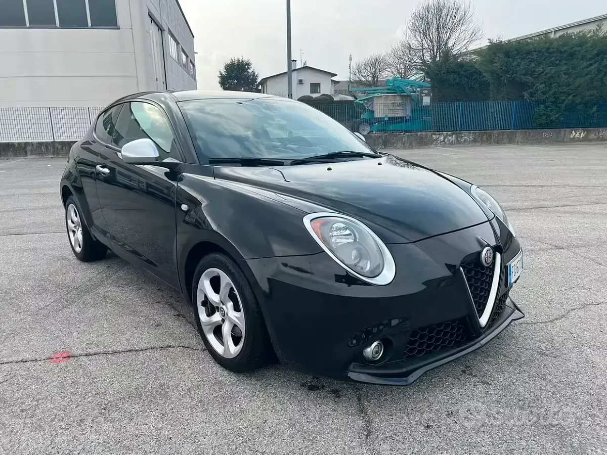 Usata Alfa Romeo MiTo Super 95 CV (69 kW) 2016 Nero Utilitaria