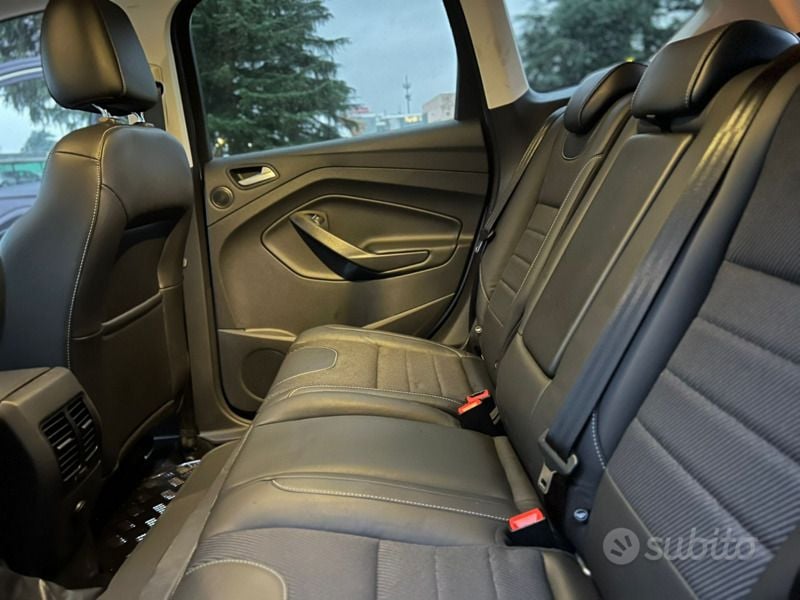 Usata Ford Kuga Titanium 150 CV (110 kW) 2016 Grigio SUV