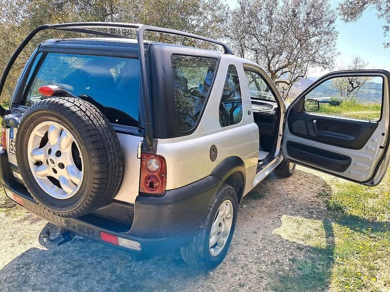Usata Land Rover Freelander 112 CV (82 kW) 2003 Grigio SUV
