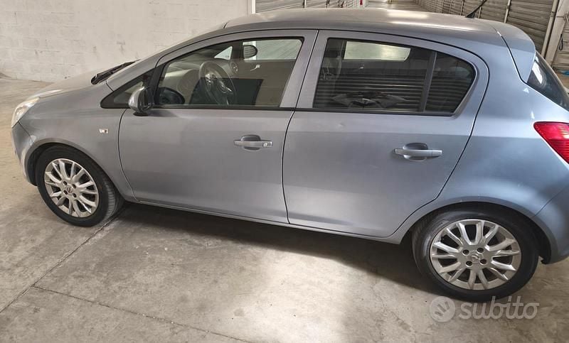 Usata Opel Corsa 75 CV (55 kW) 2009 Grigio Utilitaria