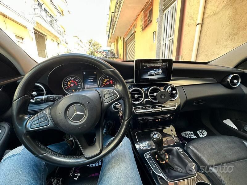 Usata Mercedes C200 136 CV (100 kW) 2016 Blu Station wagon