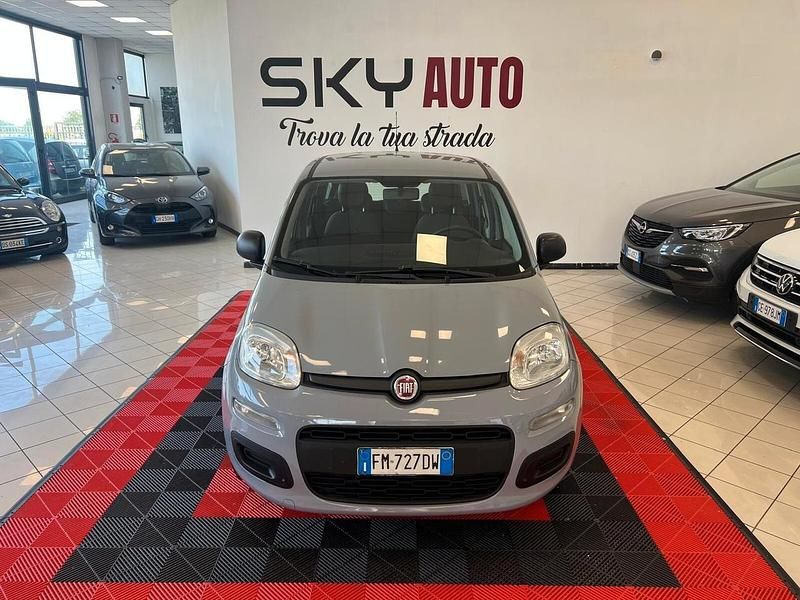 Grigio Usata 2017 Fiat Panda Easy Tre volumi | 8990 € (Buon prezzo) - Immagine 1/4