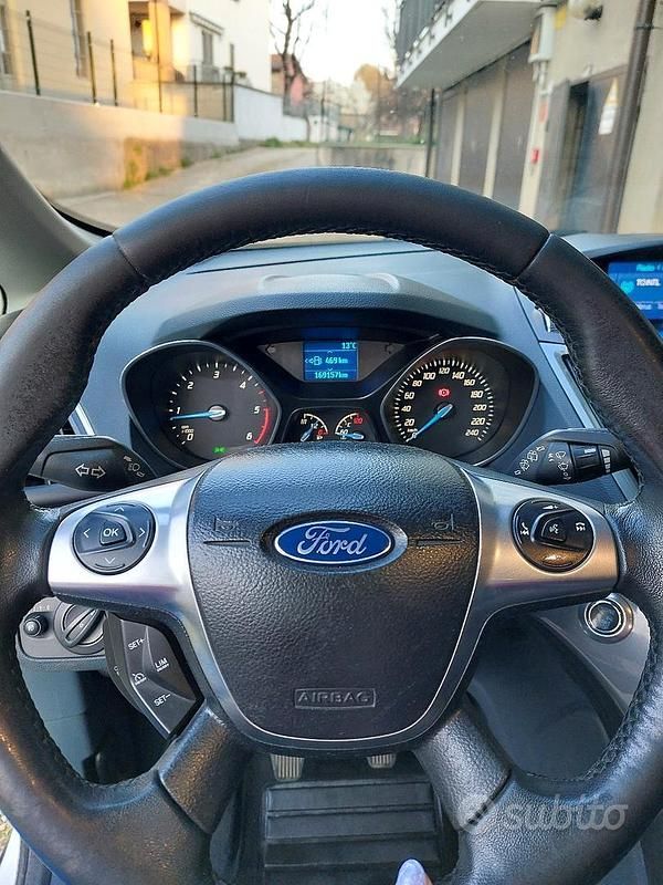 Begagnad Ford C-MAX Titanium 116 HK (85 kW) 2015 Vit Minibuss