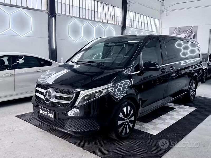 Usata Mercedes V220 Exclusive 163 CV (119 kW) 2022 Nero Monovolume