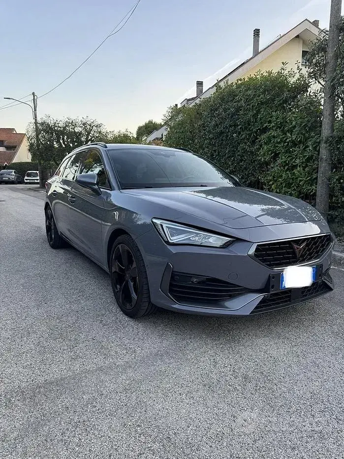 Usata Cupra Leon 150 CV (110 kW) 2023 Grigio Station wagon