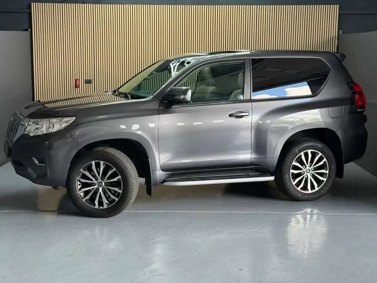 Usata Toyota Land Cruiser Lounge+ 177 CV (130 kW) 2020 Grigio Station wagon