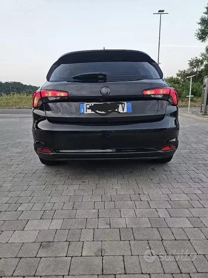 Usata Fiat Tipo 75 CV (55 kW) 2017 Nero Berlina