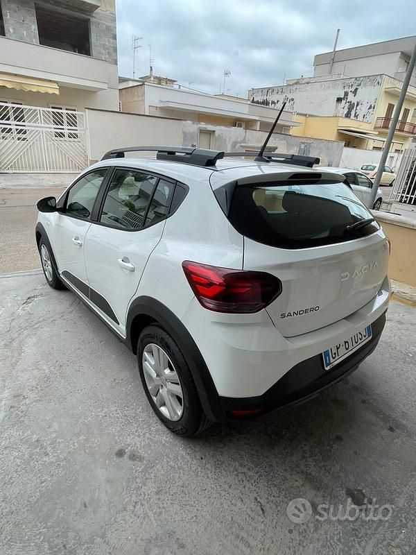 Begagnad Dacia Sandero Stepway 110 HK (80 kW) 2023 Vit Sedan