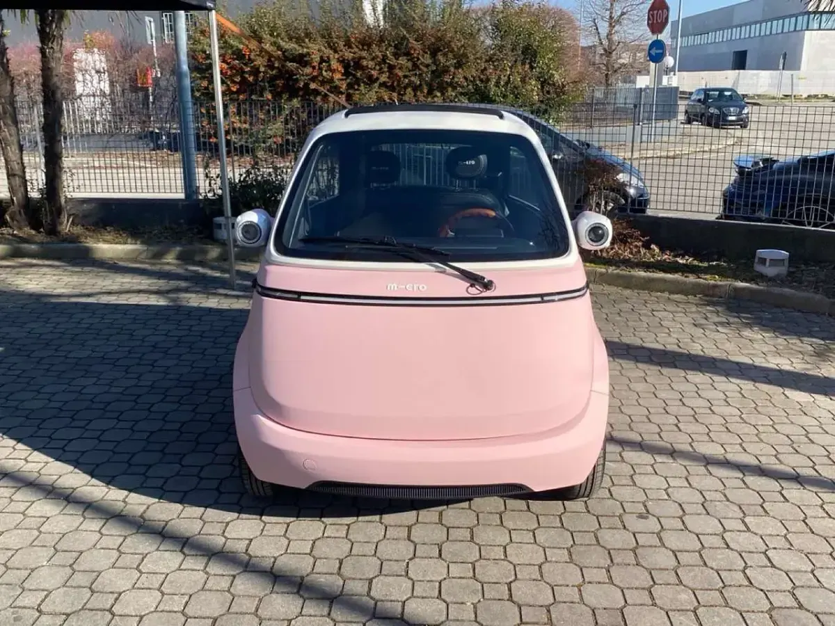 Usata Micro Microlino 11 kW (16 CV) 2025 Pink matt bicolor white Utilitaria