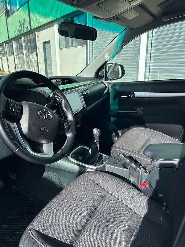Bianco Usata 2023 Toyota HiLux Lounge Pick-up | 34.000 € (Ottimo prezzo) - Immagine 1/4