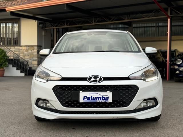 Usata Hyundai i20 Style 75 CV (55 kW) 2015 Bianco Berlina