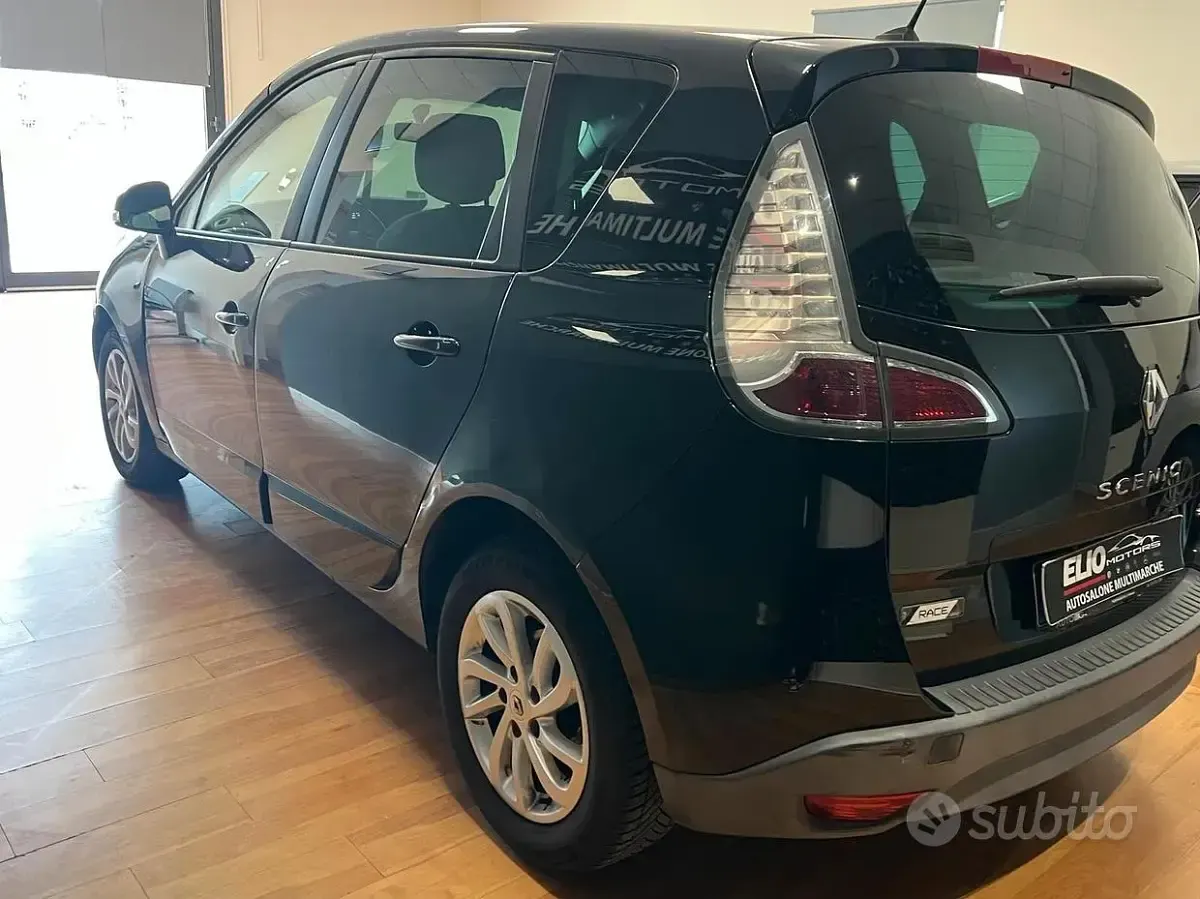 Usata Renault Scénic III XMOD 110 CV (80 kW) 2013 Nero Monovolume