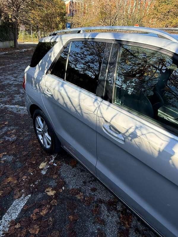 Käytetty Mercedes ML250 204 HP (150 kW) 2015 Hopea Katumaasturi