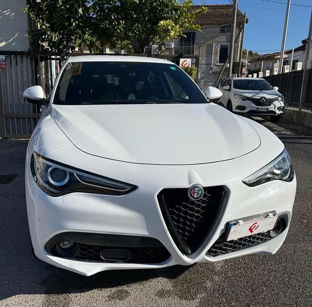 Usata Alfa Romeo Stelvio Veloce 209 CV (153 kW) 2020 Bianco SUV