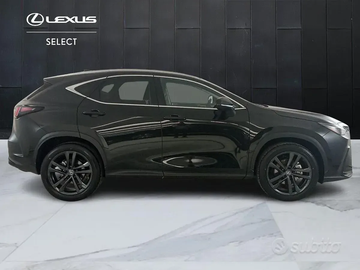 Nuova Lexus NX350h 147 CV (108 kW) 2026 Nero SUV
