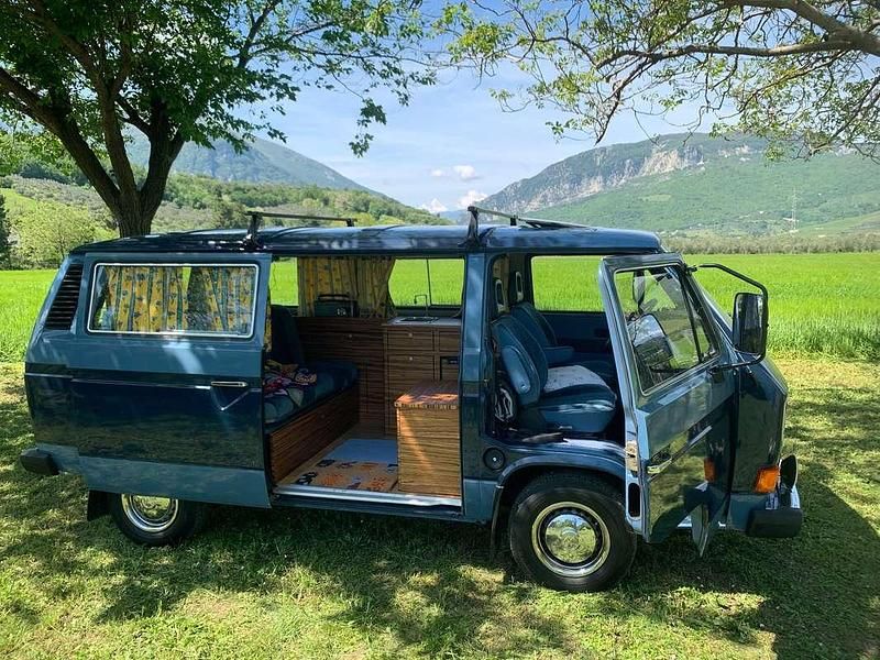 Begagnad VW T3 54 HK (39 kW) 1983 Blå Van
