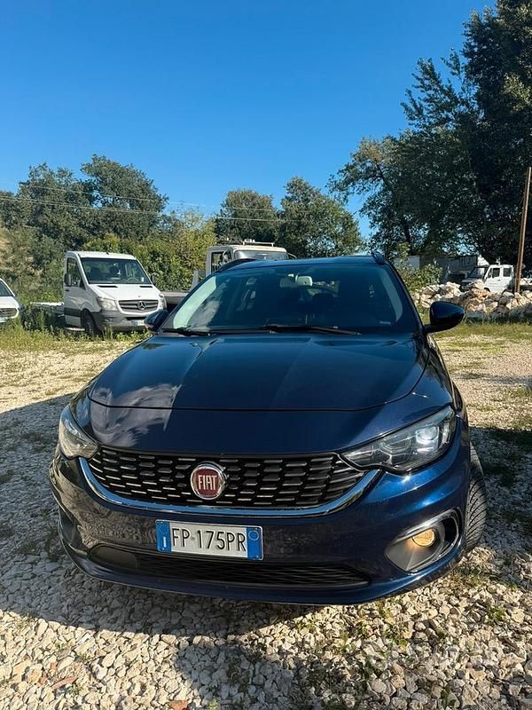Usata Fiat Tipo 120 CV (88 kW) 2018 Blu Station wagon