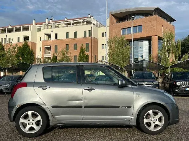 Usata Suzuki Swift GLX 69 CV (50 kW) 2007 Grigio Utilitaria